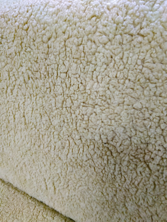 Чехол на угловой диван плюшевый Venera, цвет светло-бежевый фото 3