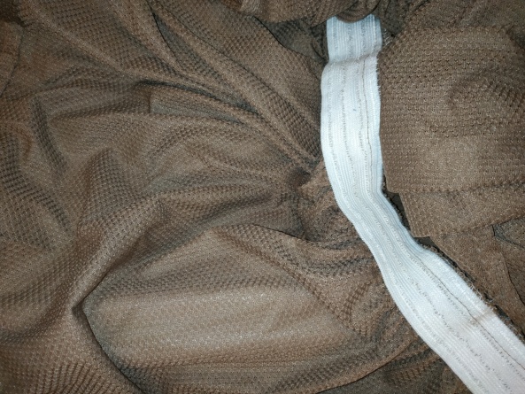 Чехол на трехместный диван с оборкой Concordia, цвет коричневый фото 9