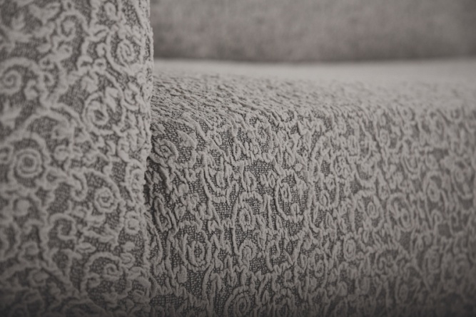 Чехол на угловой диван с оборкой Venera "Жаккард", цвет серо-бежевый фото 6