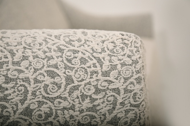 Чехол на угловой диван с оборкой Venera "Жаккард", цвет слоновая кость фото 5