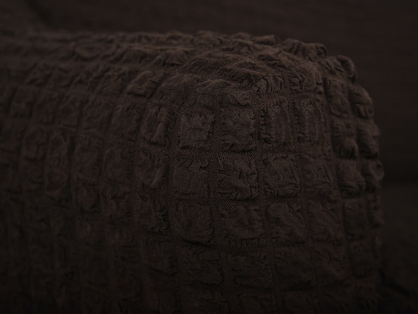 Чехол на трехместный диван с оборкой CONCORDIA, цвет тёмно-коричневый фото 9