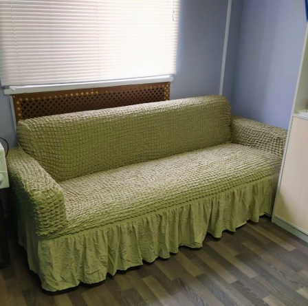 Комплект чехлов на трехместный диван и два кресла с оборкой CONCORDIA, цвет оливковый фото 3