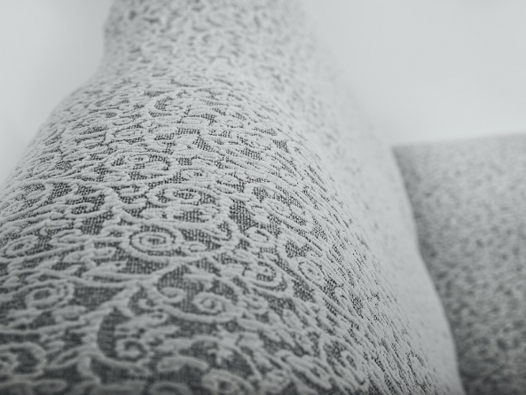 Чехол на трёхместный диван с оборкой Venera "Жаккард", цвет слоновая кость фото 5